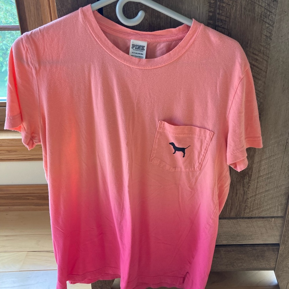 VS Pink tshirt
